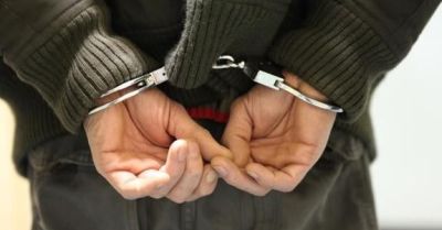 Kostką brukową uszkodził ciężarówkę i wyrządził straty 20 000 zł